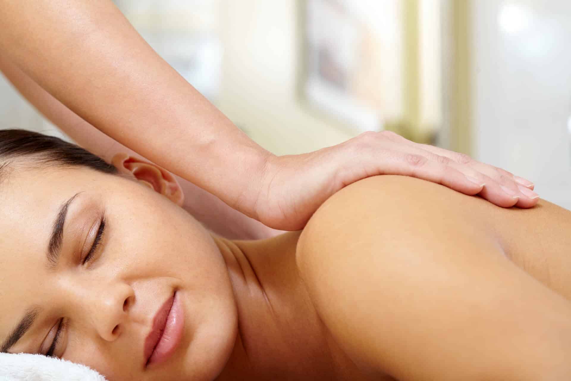 Massage californien relaxation à Paris 7ᵉ